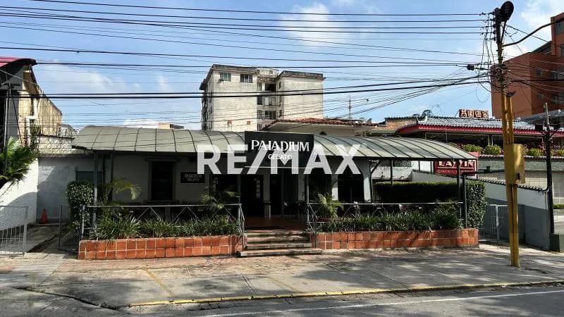Famosa Casa Comercial en Venta Urb El Viñedo Av Monseñor Adams Antigua Heladería 4D