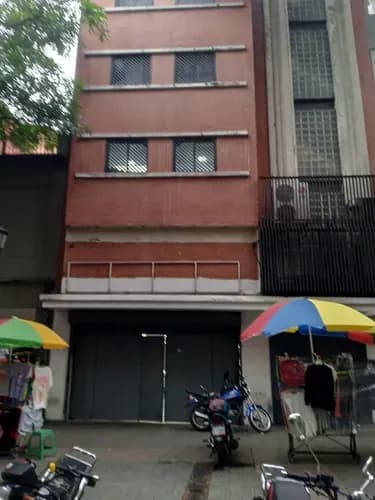 Venta De Edificio Comercial En La Marrones Más Local Cuenta Con Ascensor De Lujo
