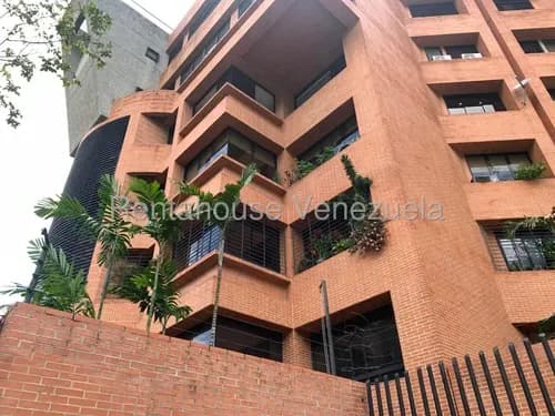 Leandro Manzano, Apartamento En Venta, Ubicado En Los Samanes, Av, #26-21439