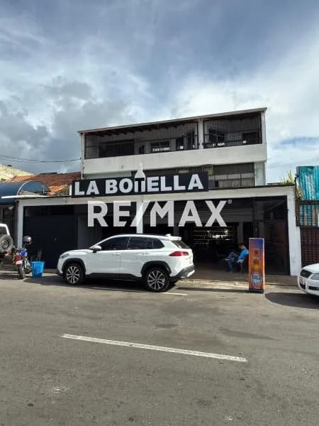 Local Comercial en Alquiler Ubicado en Barrio Obrero, Calle 12 entre Carreras 22 y 23.