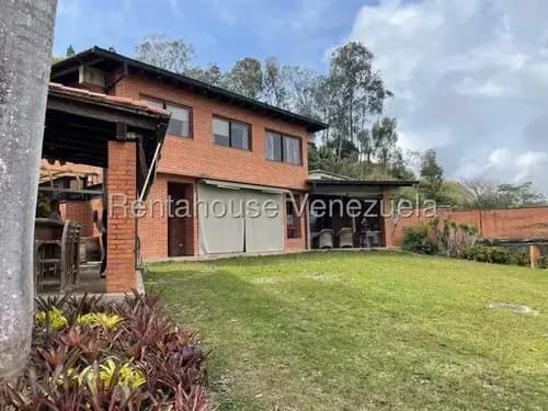 Se Vende Casa En Alto Hatillo Con Insuperable Vista. En Calle Cerrada. Mgt #26-7058
