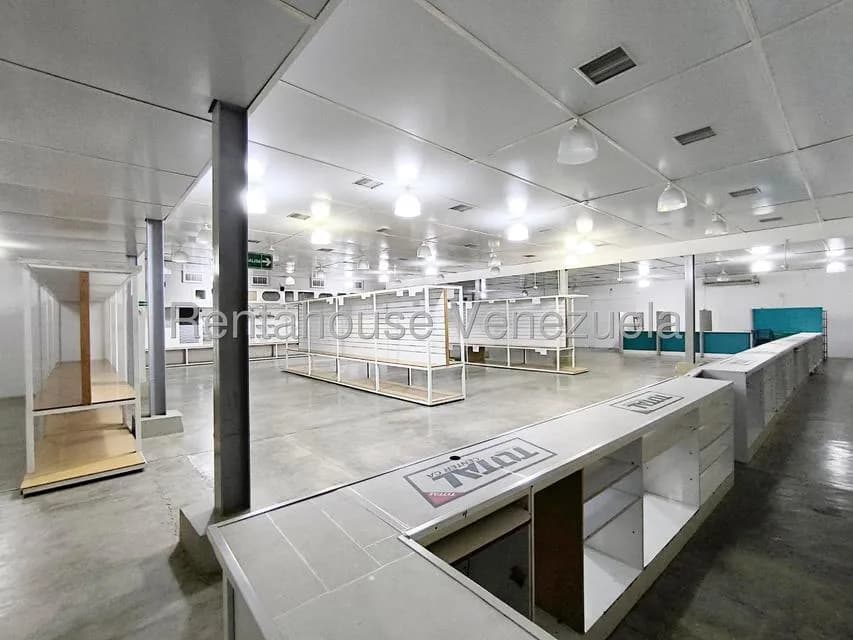 Comercial (Galpon - Deposito) en Alquiler en Centro, Falcon