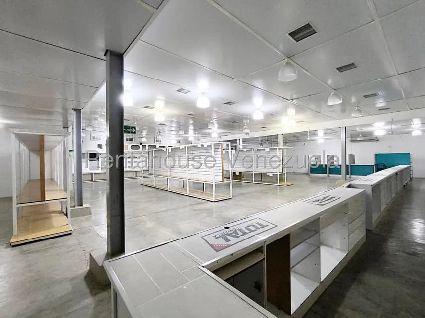 Comercial (Galpon - Deposito) en Alquiler en Centro, Falcon
