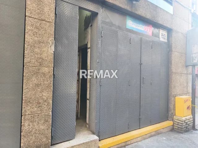 MAGNÍFICO LOCAL EN ALQUILER A PIE DE CALLE A UNA CUADRA DE LA AV. FUERZAS ARMADAS