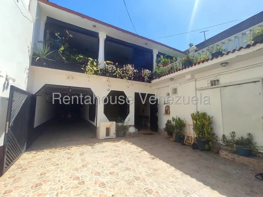 Casa (Multipes Niveles) en Venta en La Atlantida, Vargas