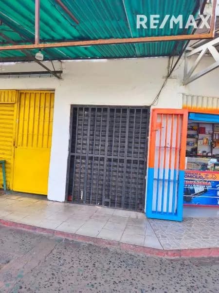 Local Comercial en la Esquina Caliente Unare II