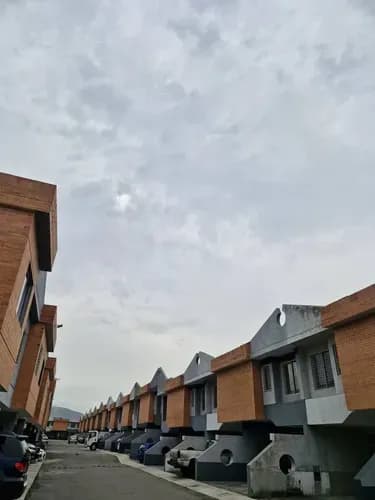 Townhouse En Venta Residencias Santa Cruz San Diego. Cerca Del Seminario Fácil Acceso A La Bariante Y Avenida Don Julio Centeno. Cerca Colegios Y Universidades. Dapo