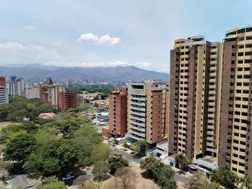 En Alquiler Espectacular Apartamento Totalmente Equipado Y Recién Remodelado Residencias Titanium, Urbanización La Trigaleña Vrc-inp