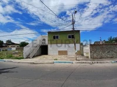 Local Comercial y Depósito en Porlamar muy cerca de la Av. Llano Adentro