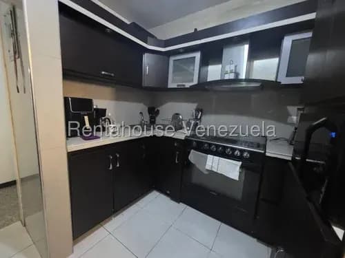 Naudy Escalona & Maribel Morillo Asesores Inmobiliarios De Rentahouse Venden Agradable Apartamento En Zona Este De Barquisimeto 26-16336 Lara