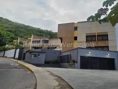 Casa Exclusiva En Conjunto Privado De Solo 8 Unidades Garantizando Su Privacidad, Seguridad Y Una Buena Convivencia - Franklin Marcanomls #26-10473