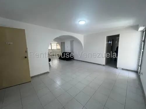 Nb Apartamento En Venta En Chacao Con Maletero 26-21483