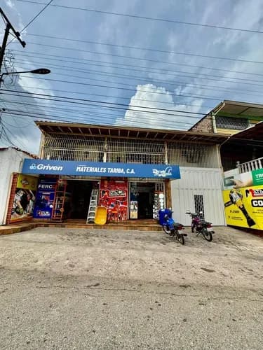Se Vende Inmueble, Hogar Y Negocio Con 20 Años De Trayectoria En Tariba Lc