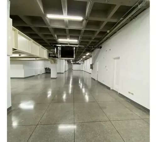 Planta Baja Industrial En Alquiler 625 M2 - Boleita Norte