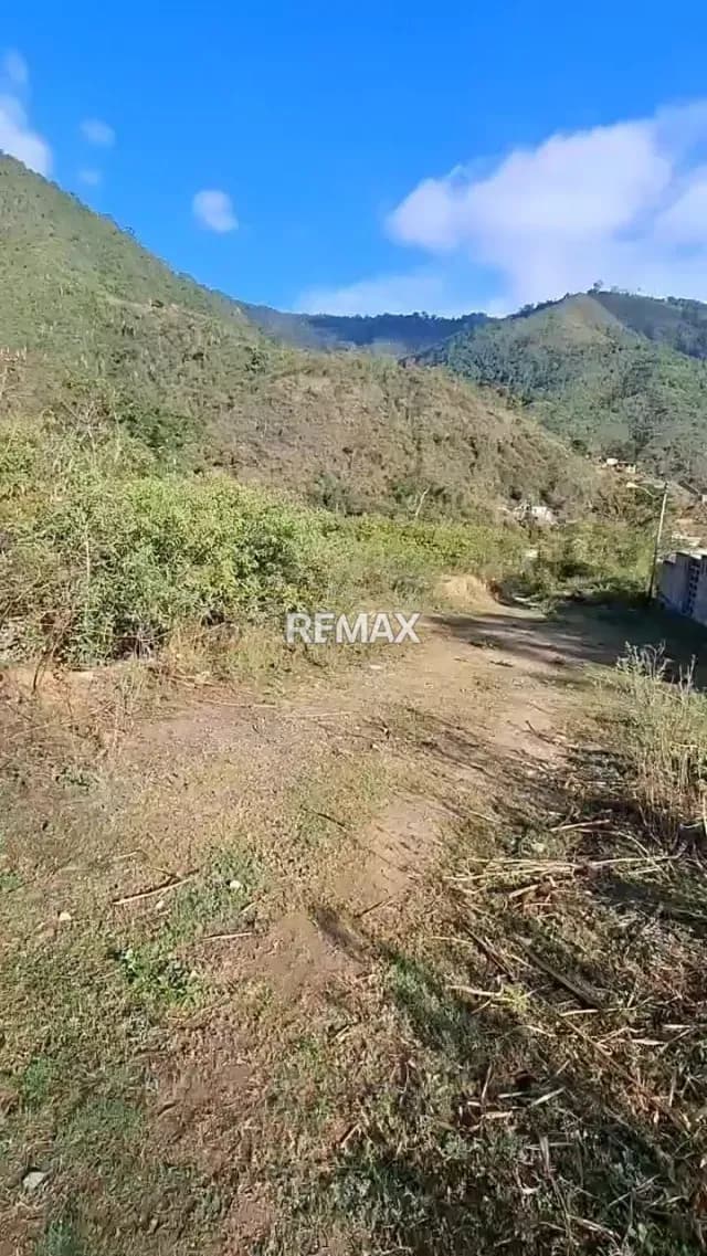 En venta Parcela de Terreno en el Sector Los Haticos Vía Valera - Mendoza Zona Residencial