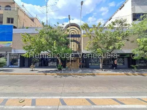 Raíza Suárez Vende 2 6 2 1 0 6 5 Local Comercial De 10,40 M2 Ubicado En Centro Comercial Del Centro De Barquisimeto
