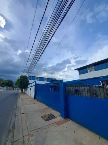 Propiedad De Múltiples Locales En Calle Principal Pampatar