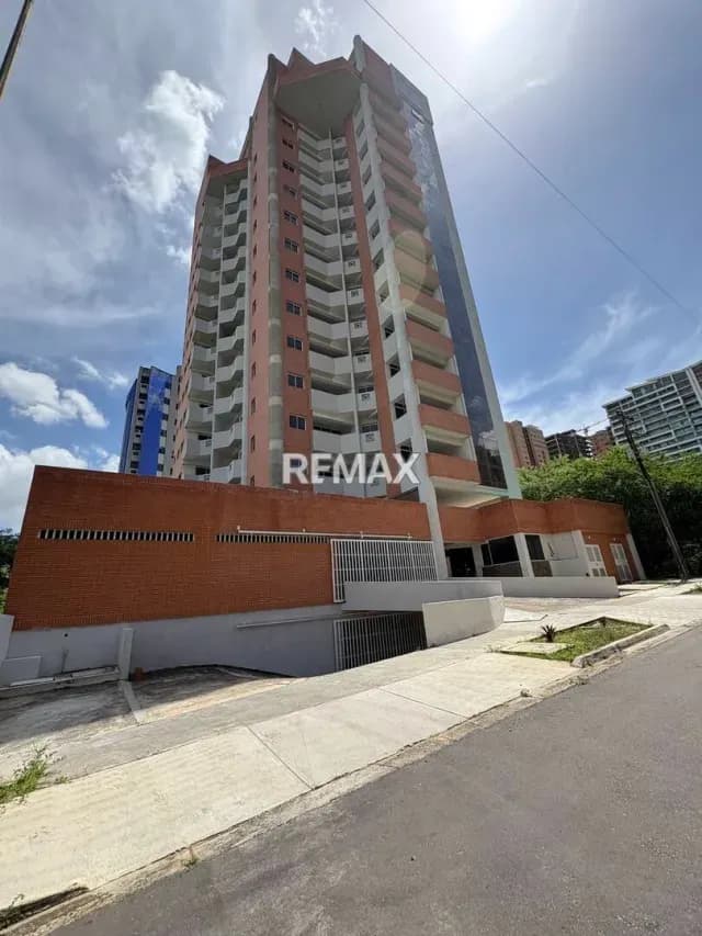 Apartamento tipo estudio La Trigaleña Alta obra blanca Res Roraima Piso 11