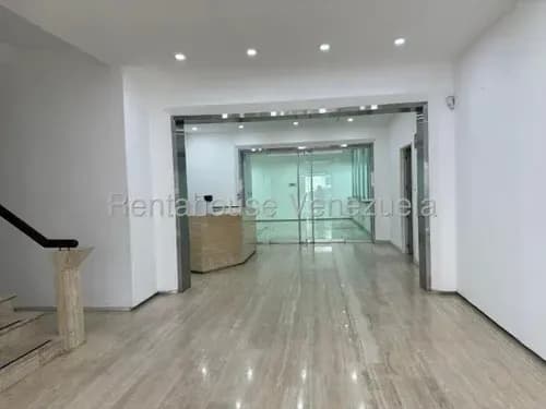Se Alquila Casa Comercial En Altamira