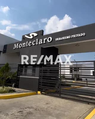 EN VENTA CASA TIPO TOWNHOUSE