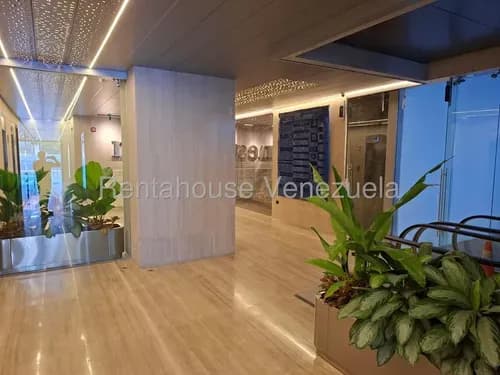 LG Alquilo Oficina Nueva De Lujo Remodelada De 66 Mtrs En Torre De Lujo En La Urb. Las Mercedes, La Mejor Y Mas Barata
