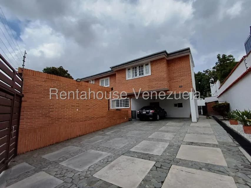 Casa (Multipes Niveles) en Venta en Prados del Este, Distrito Metropolitano