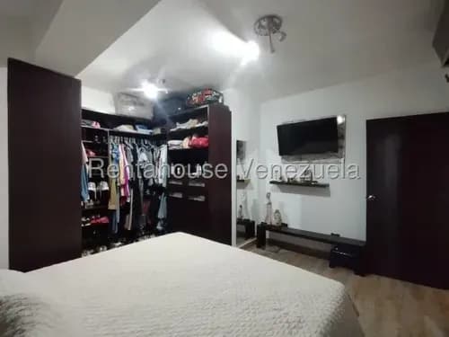 Mariblanca Vende Apartamento Lujoso Centro-este | Planta Eléctrica | Agua Constante (26-16188)