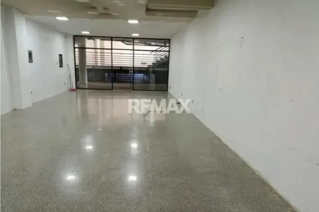 Se Alquila Local Comercial de 240 m2 en Santa Monica
