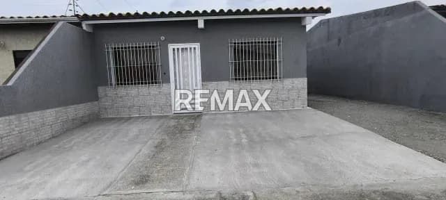 Casa en Alquiler Semi-Amoblada en la Urbanización Parque Residencial Miraflores, Exclusividad y Confort en el Corazón de Araure