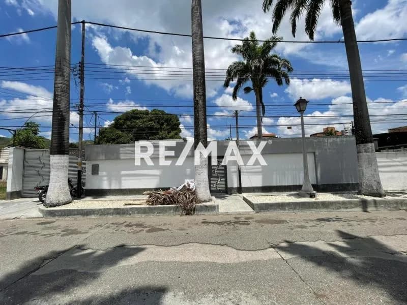 Quinta Comercial. Urb. Carabobo, Valencia, Edo. Carabobo