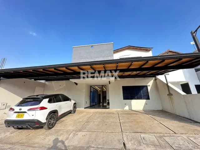 Casa en Urb. Buen Pastor