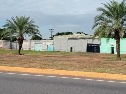 En Venta Casa Con Galpon En Barcelona Estado Anzoategui