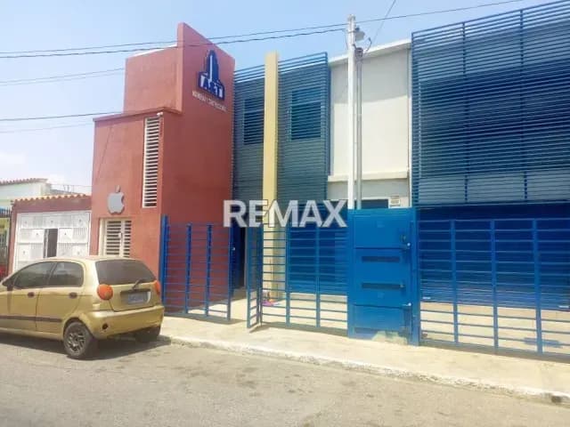 Local Comercial de 27 mts Carrera 24 entre Calles 14 y 15 Zona Este - Barquisimeto