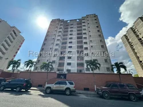 Amplio Y Cómodo Apartamento En Alquiler Resd. Arco Iris En La Zona Mas Privilegiada En El Este De La Ciudad De Barquisimeto. Kn 26-13921