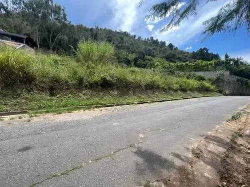 Se Vende Terreno 2000m2. Cerro Verde.