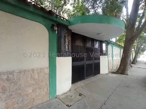 Rentahouse Lara Vende Amplio Apartamento De 92 Mts En La Zona Este De Barquisimeto; 3 Habitaciones, 2 Baños Y 1 Puesto. ¡excelente Ubicación E Inversión Garantizada!