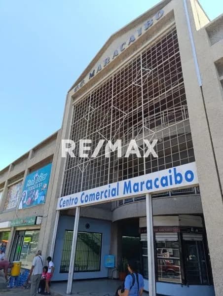 Aquiler Local Ubicado en Centro comercial Maracaibo, centro de la ciudad justamente al lado de C.c Puente Cristal.