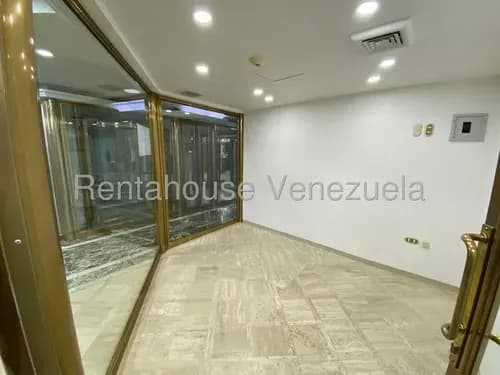 Excelente Local En Alquiler Chuao Mls #25-7327