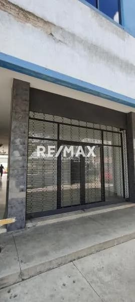 LOCAL COMERCIAL EN ALQUILER ENFRENTE BIGLOW TERMINAL PASAJEROS