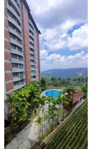 Se Vende Apto. Remodelado Apto 69m2 2h/2b/1e Parque Caiza