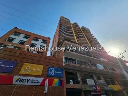 Apartamento En Venta De 131mts2 En Zona Centro Maracay 26-659 Mmarin