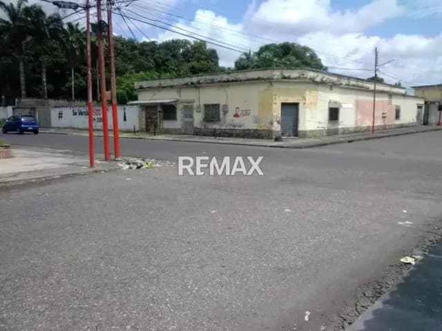 ¡ TERRENO CON BIENHECHURIAS EN VENTA!