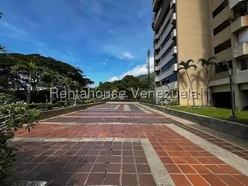 26-18036 Amplio Apartamento Ubicado En Los Chorros, A Las Faldas Del Ávila, Muy Iluminado, Frasco Y Con Bella Vista A La Ciudad