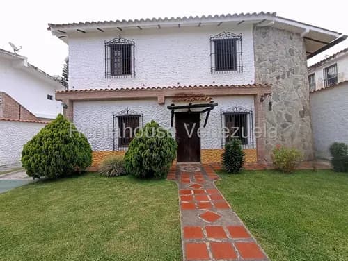 Encantadora Casa En Venta Club De Campo San Antonio De Los Altos, Clima De Montaña, Seguridad, Estupenda Terraza Con Parrillera 26-5853 Ng