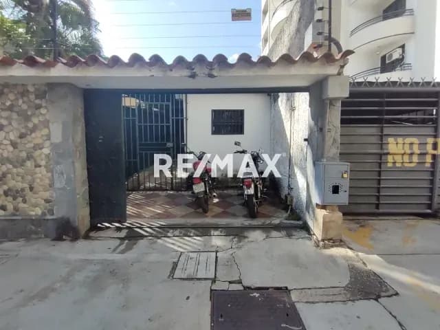 Local comercial en alquiler a pie de calle en Camoruco, Valencia, Carabobo