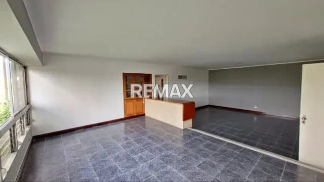Apartamento en Venta 159 m², muy cerca de la Av. Bolivar Valencia