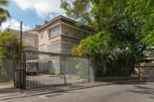 Edificio De 3 Pisos Y 9 Apartamentos Tipo Oficinas En Venta.urb. Chacao.