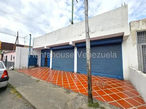 Local Comercial En Alquiler En Barquisimeto, Zona Centro-oeste, Ubicado A Pie De Calle, Aire Acondicionado, Tanque Subterraneo, Alquila Héctor Malavé