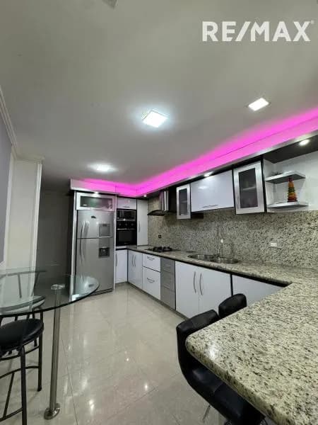 En venta casa hermosa moderna en Atapaima! Urbanismo privado