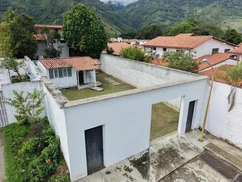 Terreno De 248m2 Con Cabaña En El Carrizal, Mérida